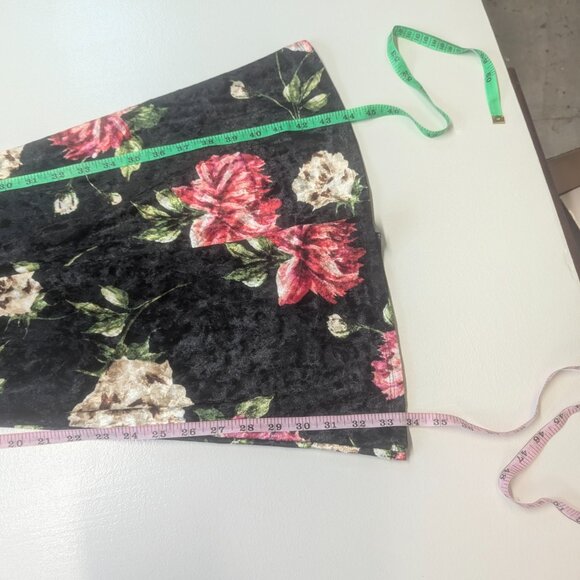 Hershe Boutique Size Small Crushed Velvet Flare Legged Pants Navy Floral - Picture 6 of 11